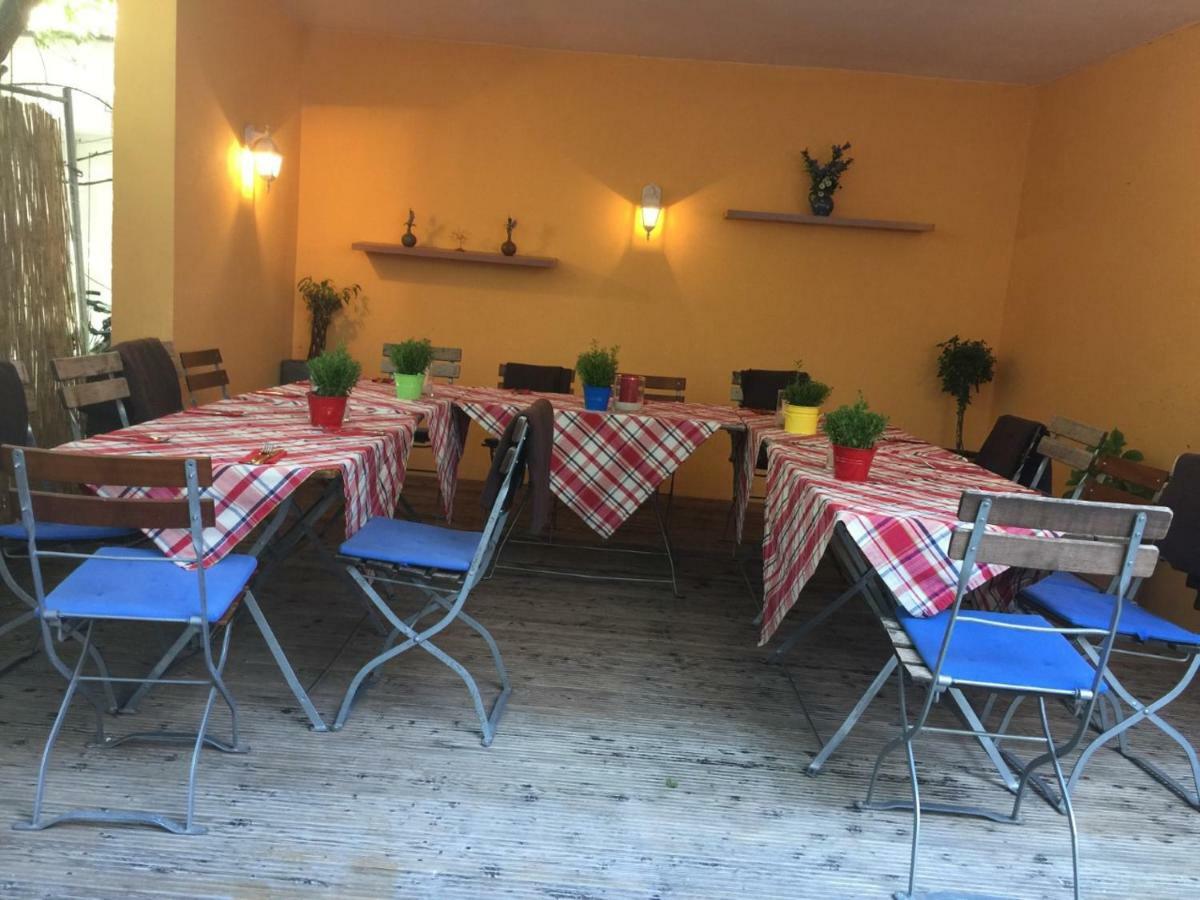 Отель Weinstube Heigl Restaurante Pizzeria Puccini Ландсхут Экстерьер фото